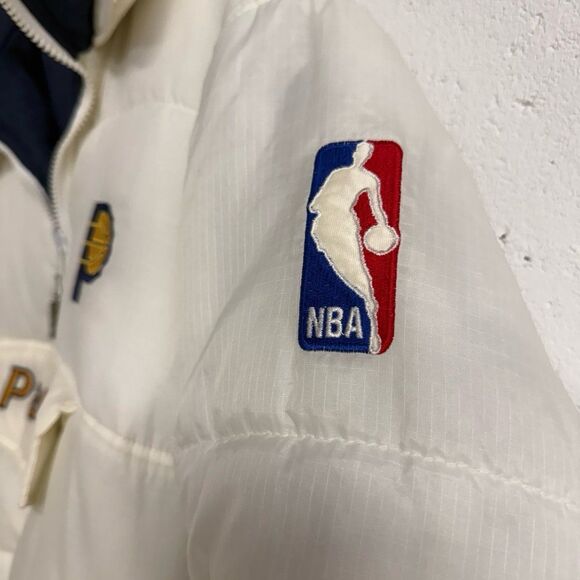Vintage 90’s Indianapolis Pacers NCAA REVERSIBLE Puffer - Picture 8 of 9